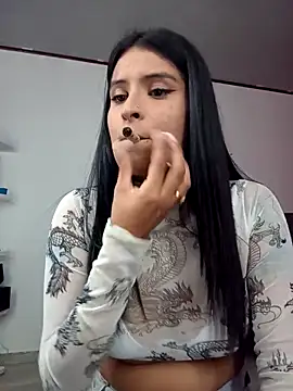 Snapshot of _elektrah chatting on 10/09/25, 09:24  elektrah online show from 10/09/25, 09:24