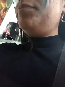 Snapshot of _elektrah chatting on 10/16/25, 10:22  elektrah online show from 10/16/25, 10:22