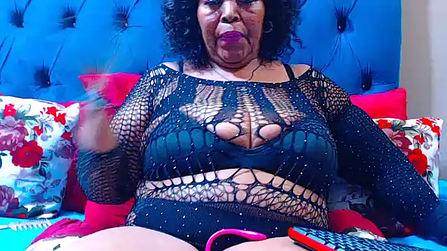 ebonycandy10 online show from 10/15/25, 06:19