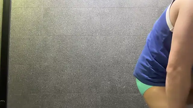 Snapshot of taka32204 chatting on 12/14/25, 02:22 taka32204 online show from 12/14/25, 02:22