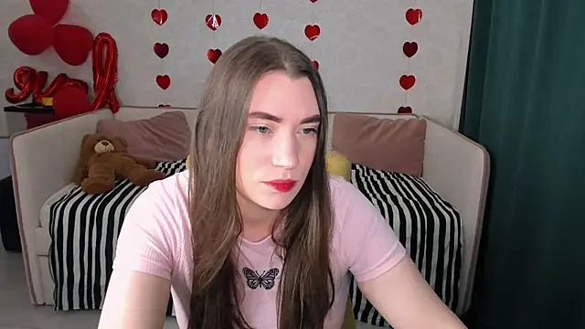 Snapshot of pussyhome2407 chatting on 03/05/25, 06:01 pussyhome2407 online show from 03/05/25, 06:01