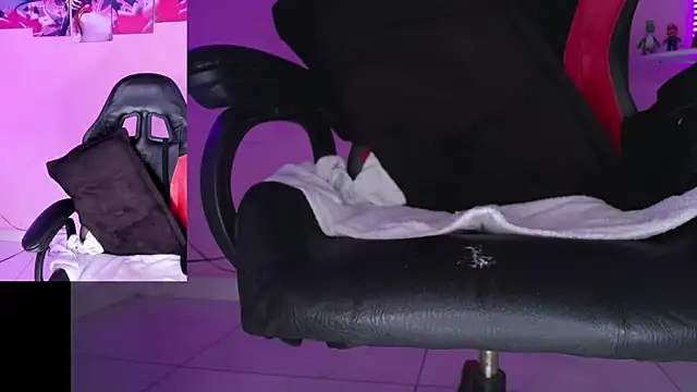 DanielaHang online show from 11/25/25, 01:44