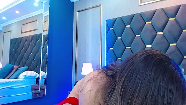 ThaniaJones online show from 11/07/25, 12:05