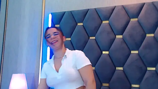 ThaniaJones online show from 11/13/25, 12:15