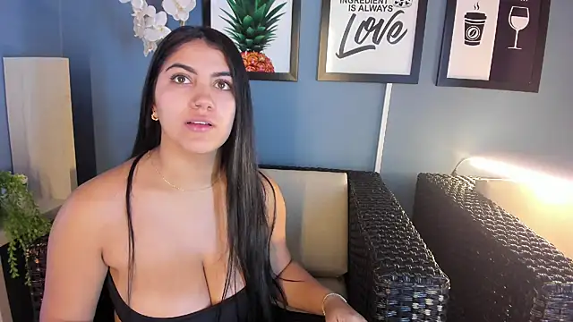 PaulinaDuarte online show from 10/07/25, 12:02