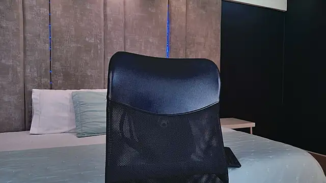 PaulinaDuarte online show from 11/06/25, 12:06