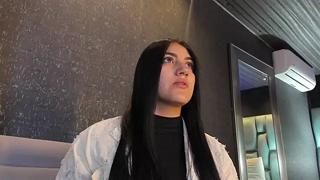 PaulinaDuarte online show from 03/25/26, 12:00