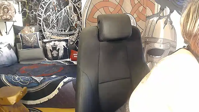 TittenMichelle online show from 12/16/25, 09:03