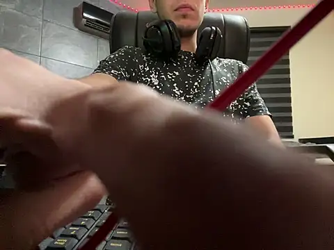 Snapshot of Vergasil2000 chatting on 03/20/25, 04:29 Vergasil2000 online show from 03/20/25, 04:29