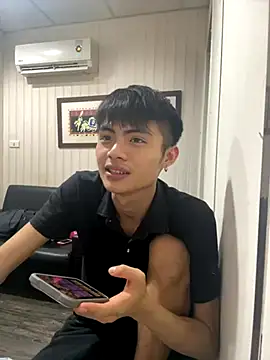 Snapshot of mumuowl chatting on 10/05/25, 06:28 mumuowl online show from 10/05/25, 06:28