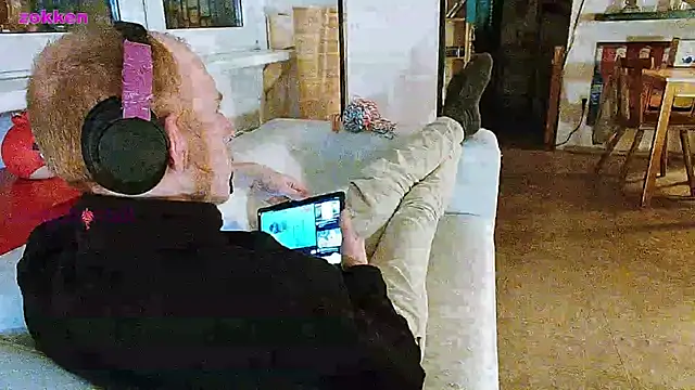 BongChannel online show from 01/28/25, 08:04