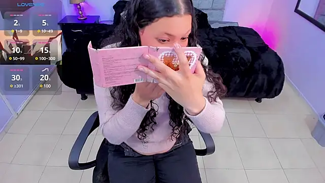 Lana stone  online show from 01/19/25, 07:46