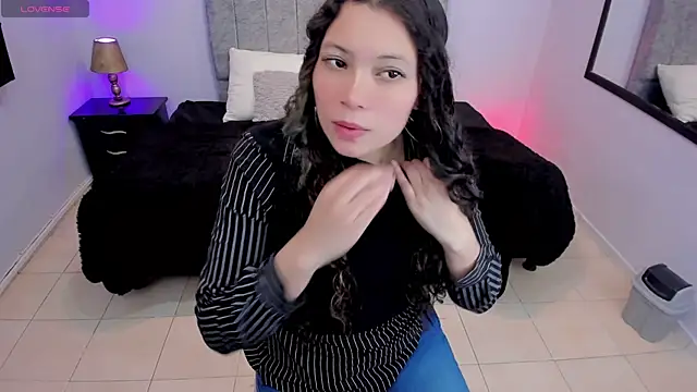 Lana stone  online show from 03/11/25, 07:48