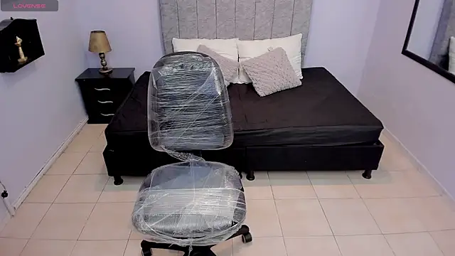 Lana stone  online show from 03/11/25, 10:51