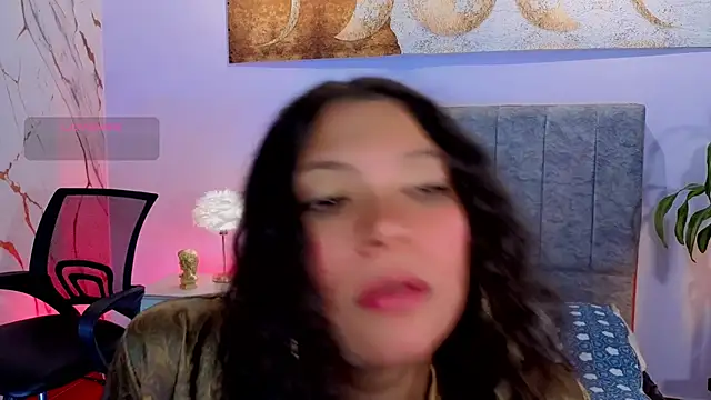 Lana stone  online show from 04/11/26, 08:07