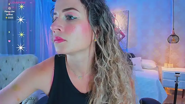 Shantall   online show from 11/07/25, 11:10