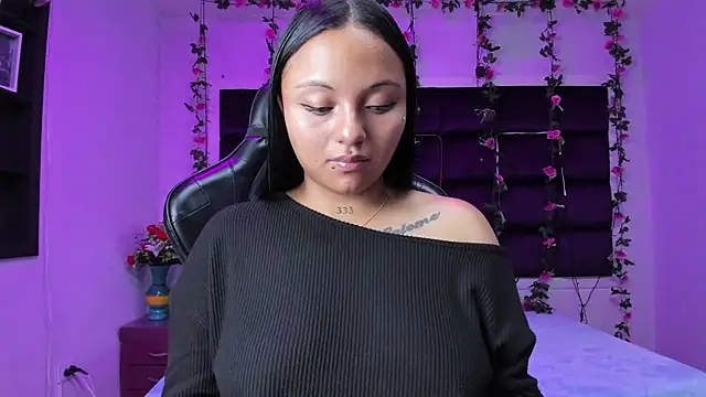 sweelanna   online show from 11/28/25, 01:41