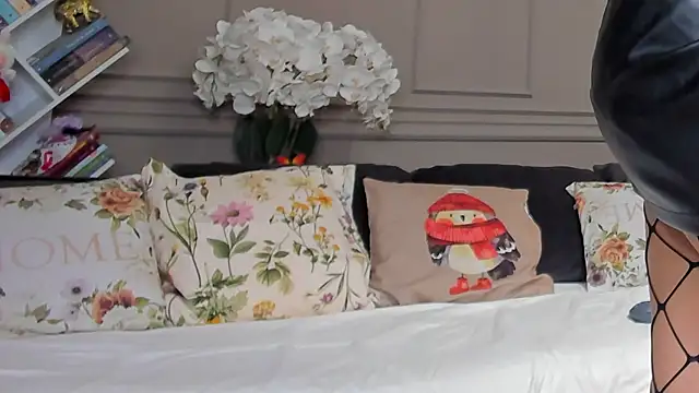 Deliciouslips online show from 11/07/25, 03:56