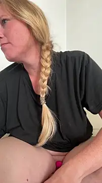 MoniqueLaFee online show from 07/20/26, 12:07