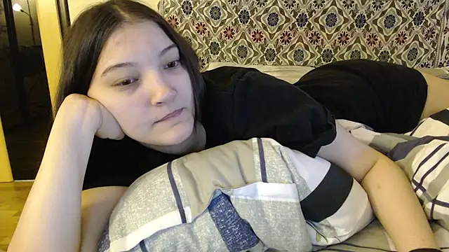 Snapshot of AlisaDevis chatting on 01/05/25, 12:10 AlisaDevis online show from 01/05/25, 12:10