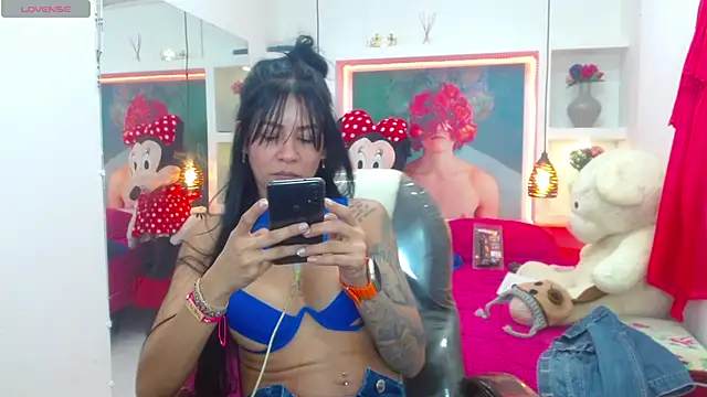 lorenapinto online show from 02/25/25, 12:14