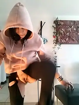 freyamoret online show from 03/01/25, 08:45