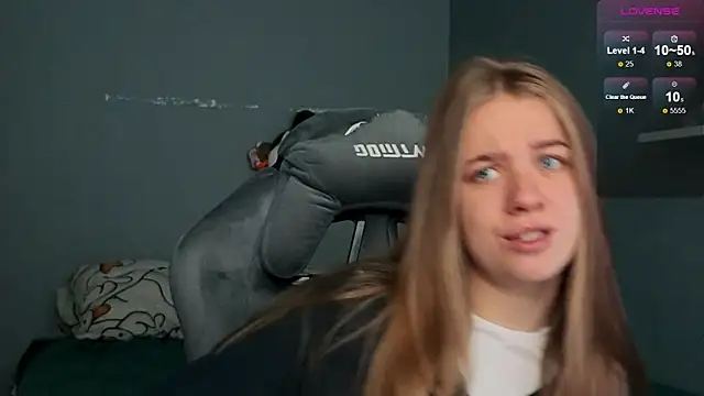 candy maggie online show from 09/29/25, 09:14