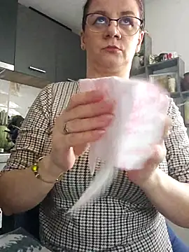 KristenVega online show from 12/17/25, 09:37