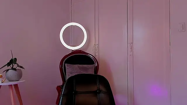 cuddlingbunny online show from 12/12/24, 07:59