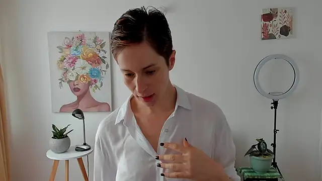 cuddlingbunny online show from 02/16/25, 03:27