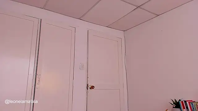 cuddlingbunny online show from 03/21/25, 07:24