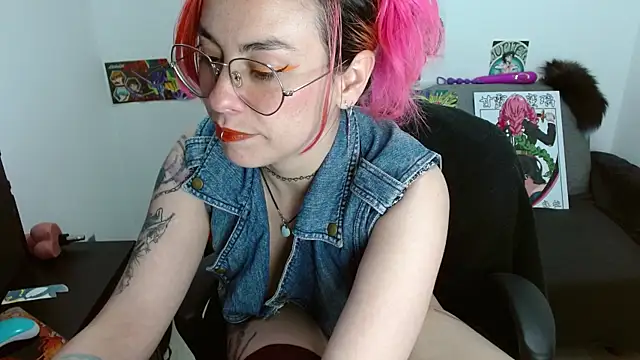 natasha laulau online show from 11/10/25, 10:31