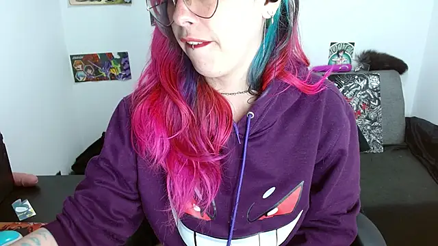 natasha laulau online show from 12/17/25, 12:05