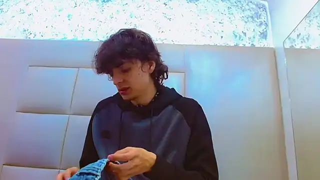 Sr BonnyEthan online show from 02/17/26, 01:07