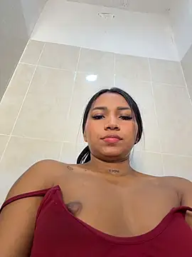 Snapshot of Barbiebrunette_ chatting on 07/17/26, 04:30 Barbiebrunette online show from 07/17/26, 04:30