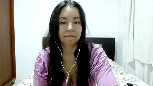 emely sexx20 online show from 09/28/25, 10:09