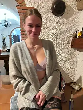 selenaluvv online show from 12/29/24, 12:23