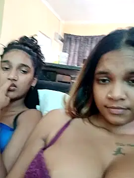 Indianqueen03 online show from 09/28/25, 09:03