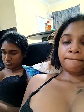 Indianqueen03 online show from 10/26/25, 08:48