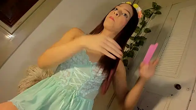 ChanellCastilla online show from 11/22/25, 10:09