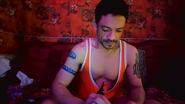 Snapshot of Tony_Torrente chatting on 12/02/24, 01:47 Tony Torrente online show from 12/02/24, 01:47