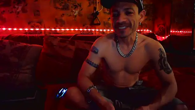 Snapshot of Tony_Torrente chatting on 01/04/25, 05:27 Tony Torrente online show from 01/04/25, 05:27