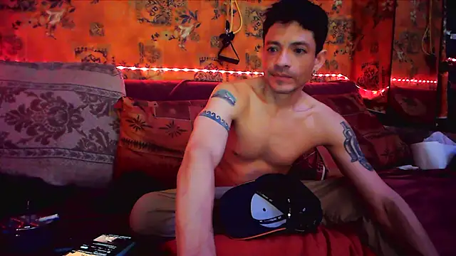 Snapshot of Tony_Torrente chatting on 01/06/25, 04:58 Tony Torrente online show from 01/06/25, 04:58