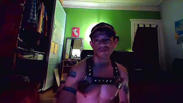 Snapshot of Tony_Torrente chatting on 01/13/25, 04:18 Tony Torrente online show from 01/13/25, 04:18