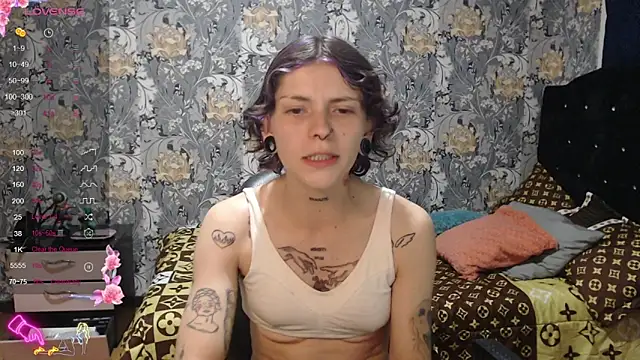 pretty cristal69 online show from 04/25/26, 02:14