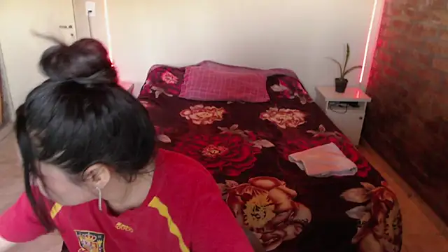 KityEstrover online show from 12/03/24, 12:38