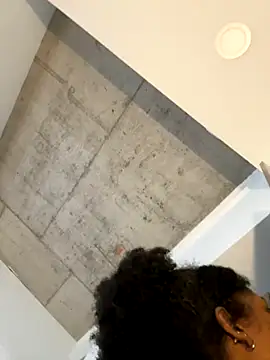 Your Paris online show from 12/14/25, 05:29