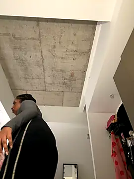 Your Paris online show from 12/16/25, 05:45