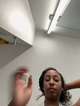 Your Paris online show from 02/21/26, 01:01