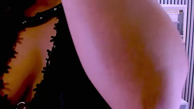 sarah cream online show from 06/17/26, 04:04